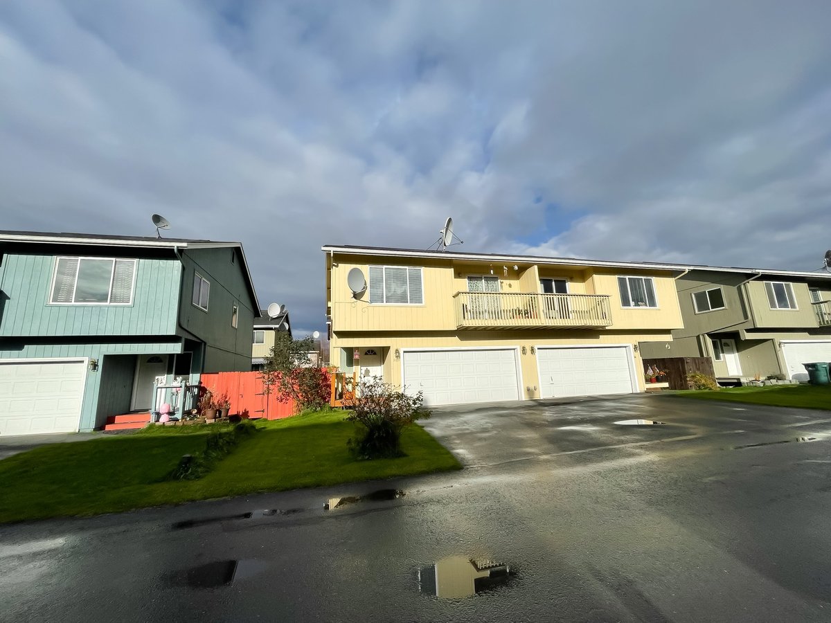 Duplex rental property with two units used for 2-4 unit investment financing